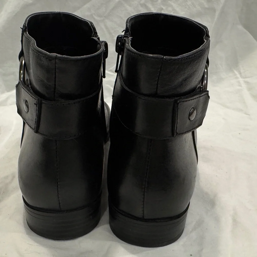 Alfani black ankle boots with side zip. - Picture 6 of 7